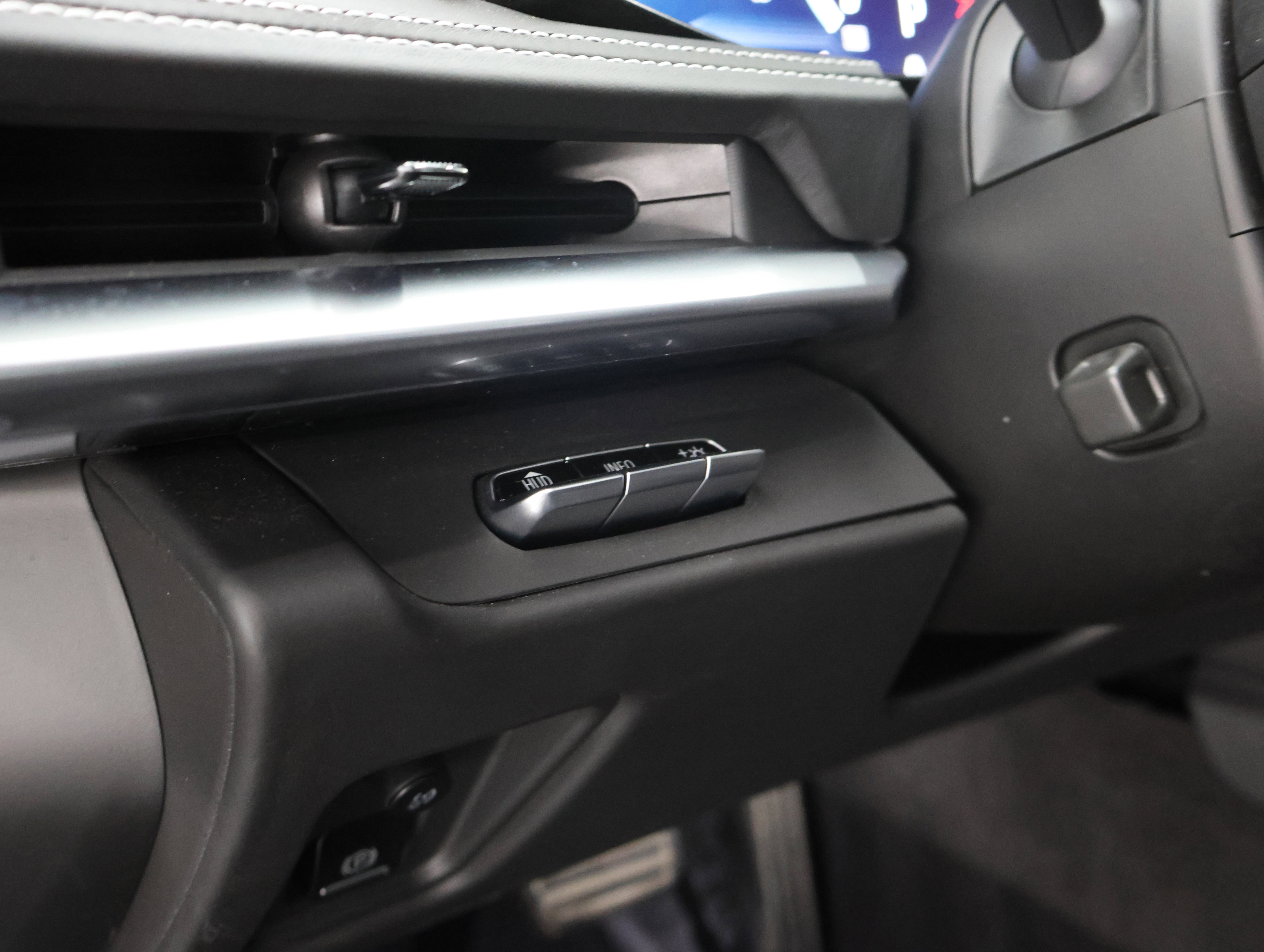 Used 2023 Chevrolet Corvette Stingray Premium Cpe w/ Z51 Performance Package image 36