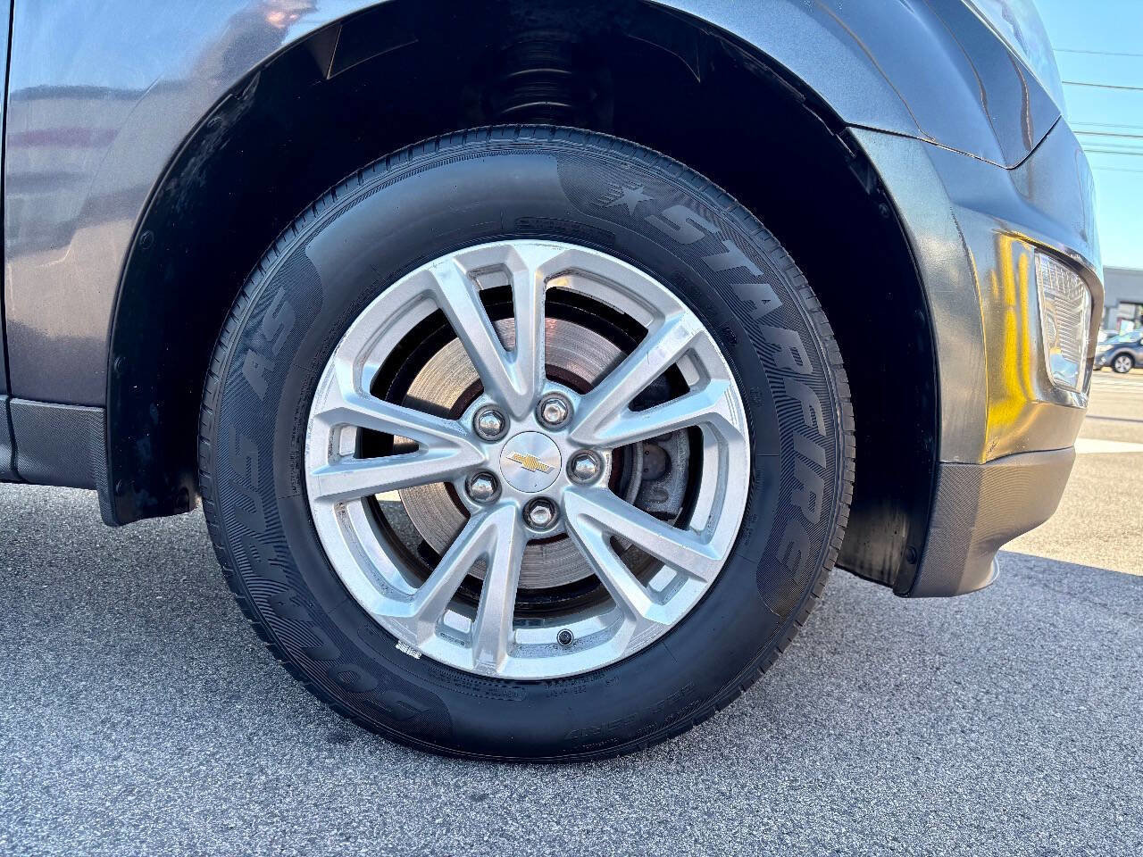 Used 2017 Chevrolet Equinox LT w/ Convenience Package image 36