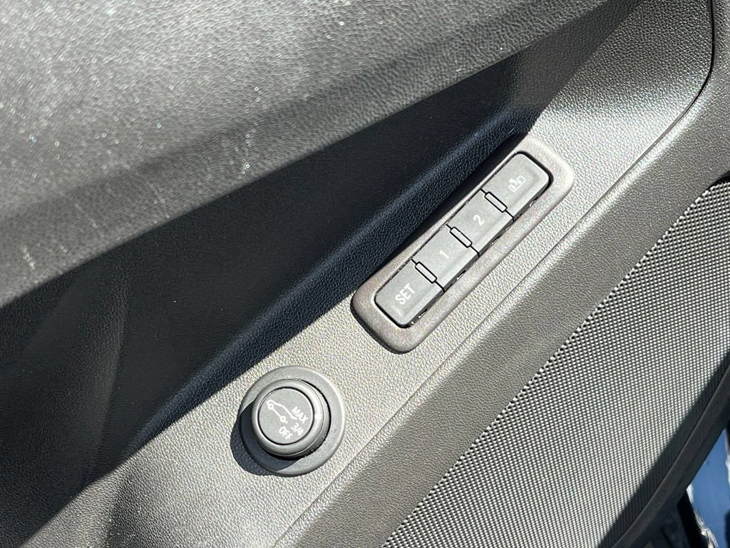 Used 2021 Chevrolet Equinox Premier AWD/4WD image 19