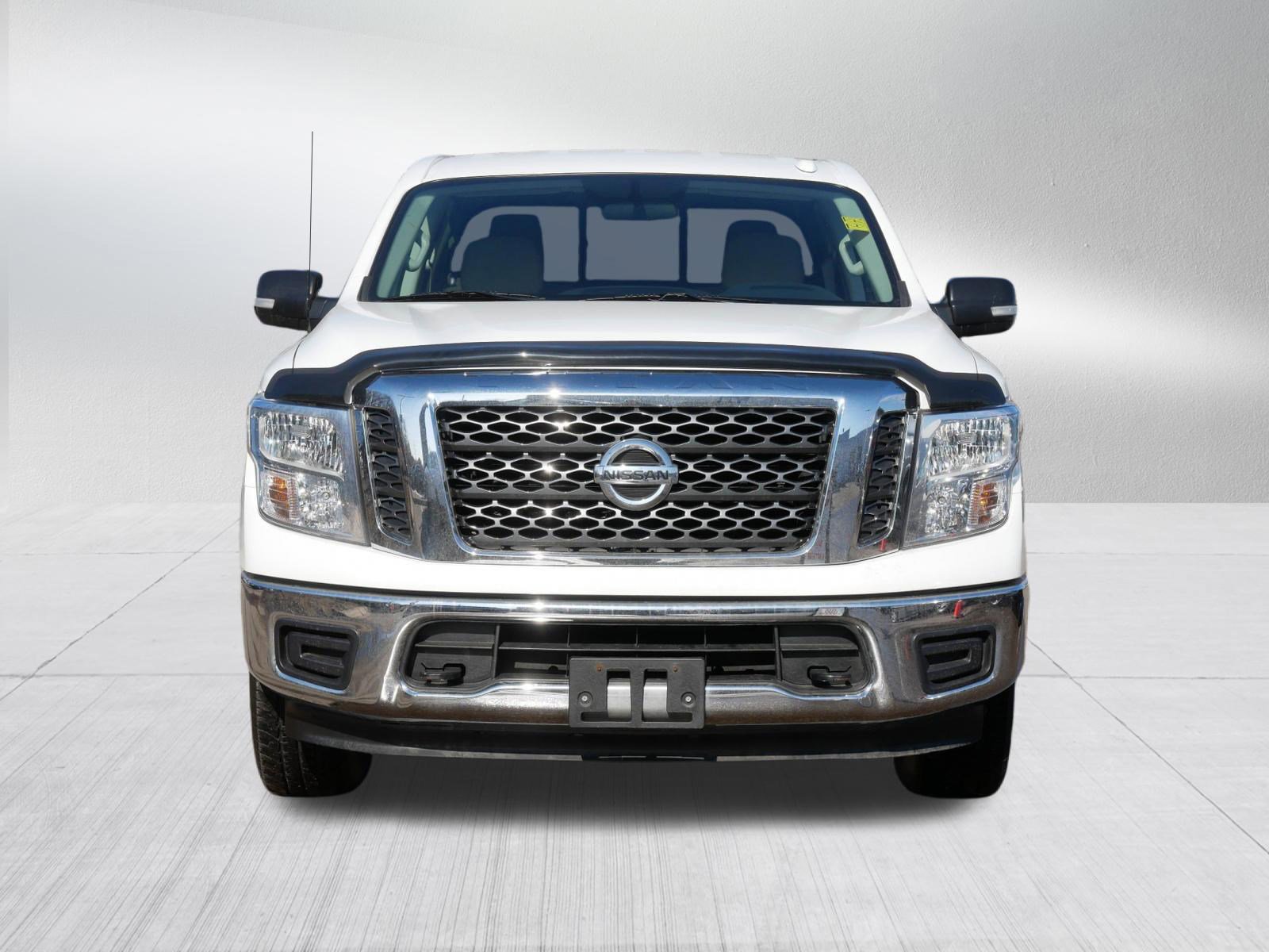 Certified 2017 Nissan Titan SV image 2
