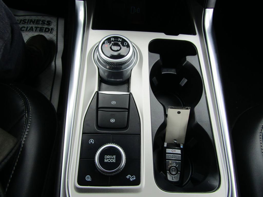 Used 2024 Ford Explorer XLT w/ Equipment Group 202A AWD/4WD image 34