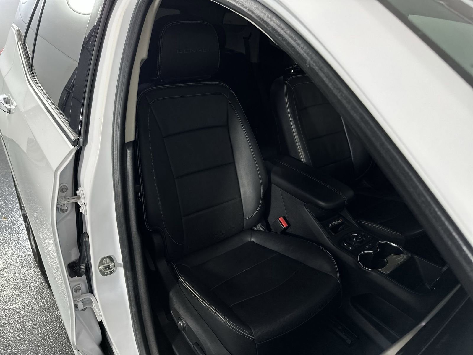 Used 2018 GMC Terrain Denali w/ Advanced Safety Package FWD image 27