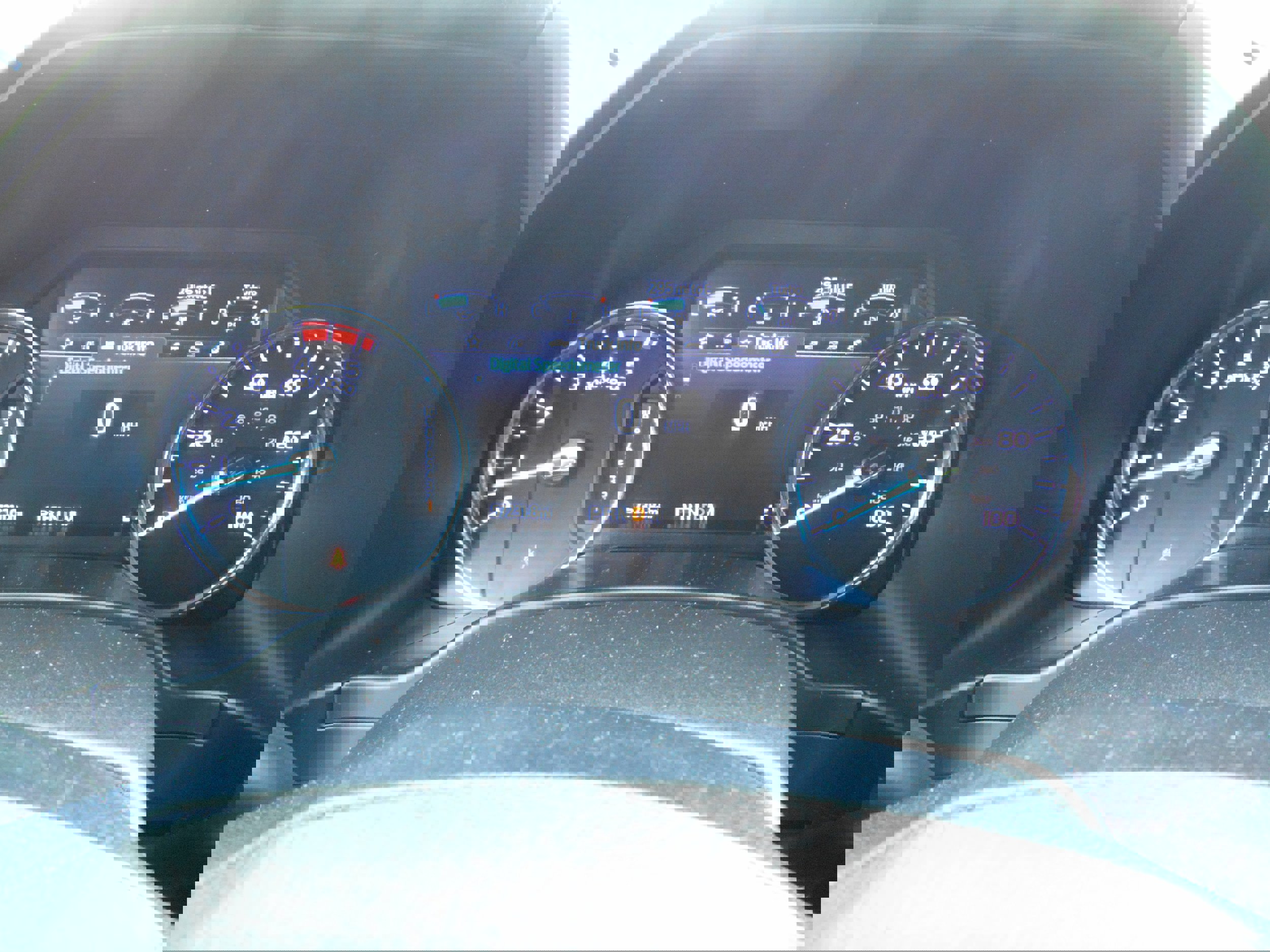 Used 2021 Ford F250 Platinum w/ FX4 Off-Road Package AWD/4WD image 15