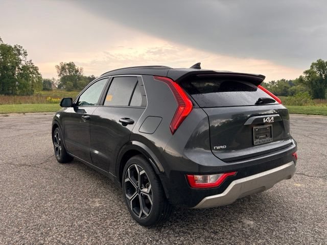 Certified 2025 Kia Niro EX Touring FWD image 3