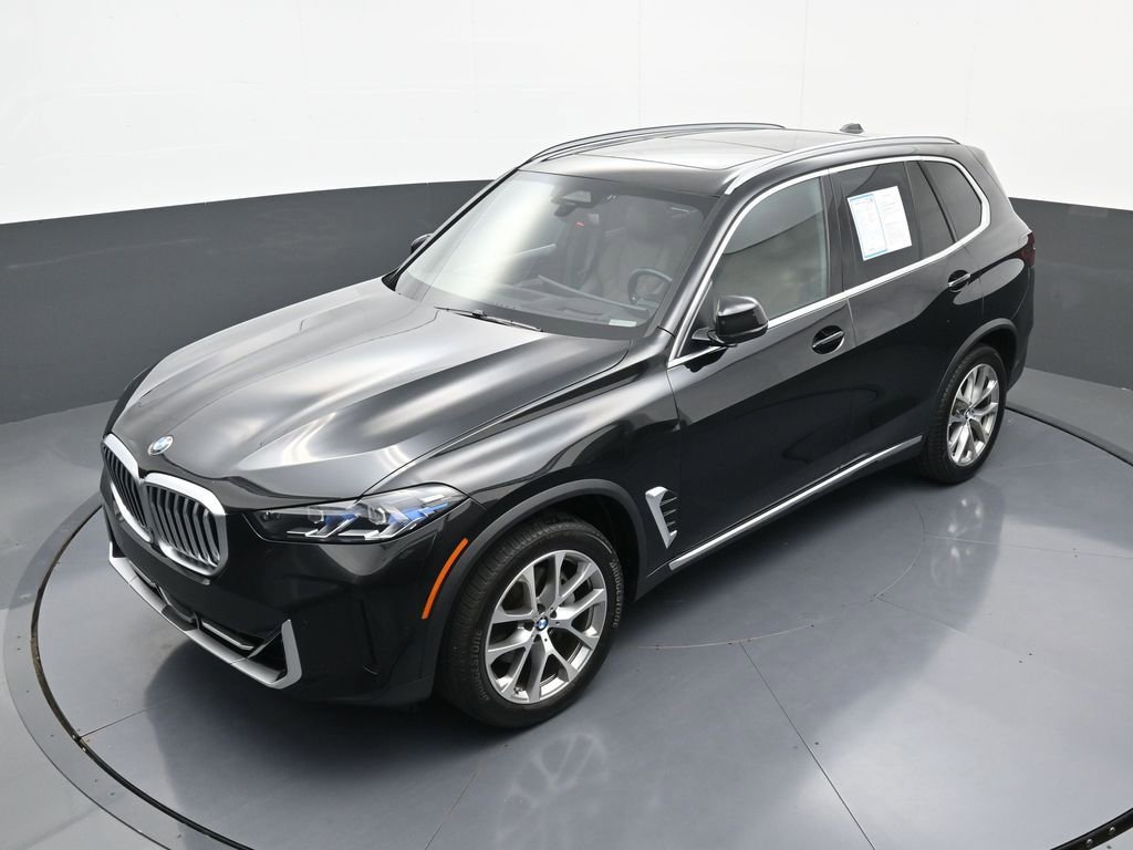 Used 2024 BMW X5 xDrive40i w/ Premium Package image 32