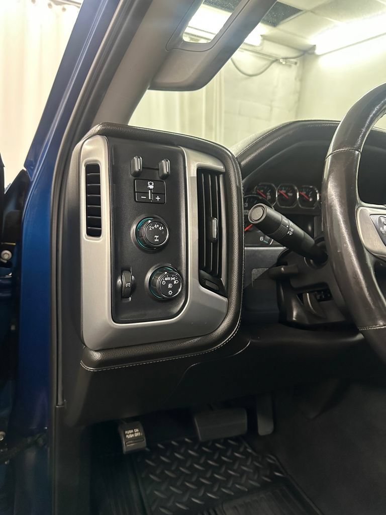 Used 2019 GMC Sierra 2500 SLE w/ SLE Preferred Package AWD/4WD image 14