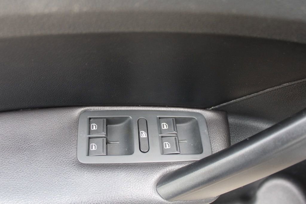 Used 2015 Volkswagen Passat 1.8T Limited Edition FWD image 23