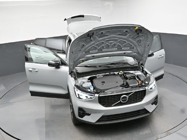 Used 2026 Volvo XC40 B5 Plus AWD/4WD image 48