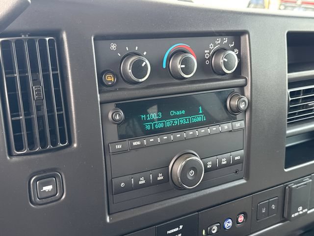 Used 2025 Chevrolet Express 3500 LT w/ LT Preferred Equipment Group RWD image 21