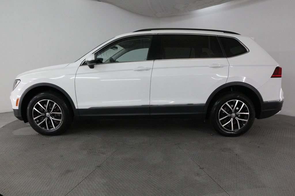Used 2021 Volkswagen Tiguan SE w/ Panoramic Sunroof Package AWD/4WD image 4