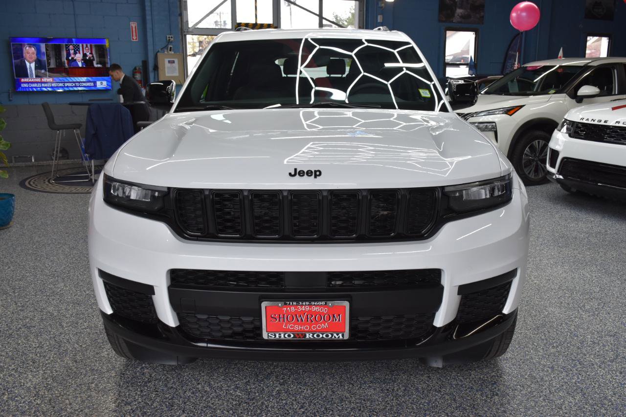 Used 2024 Jeep Grand Cherokee L Laredo AWD/4WD image 10