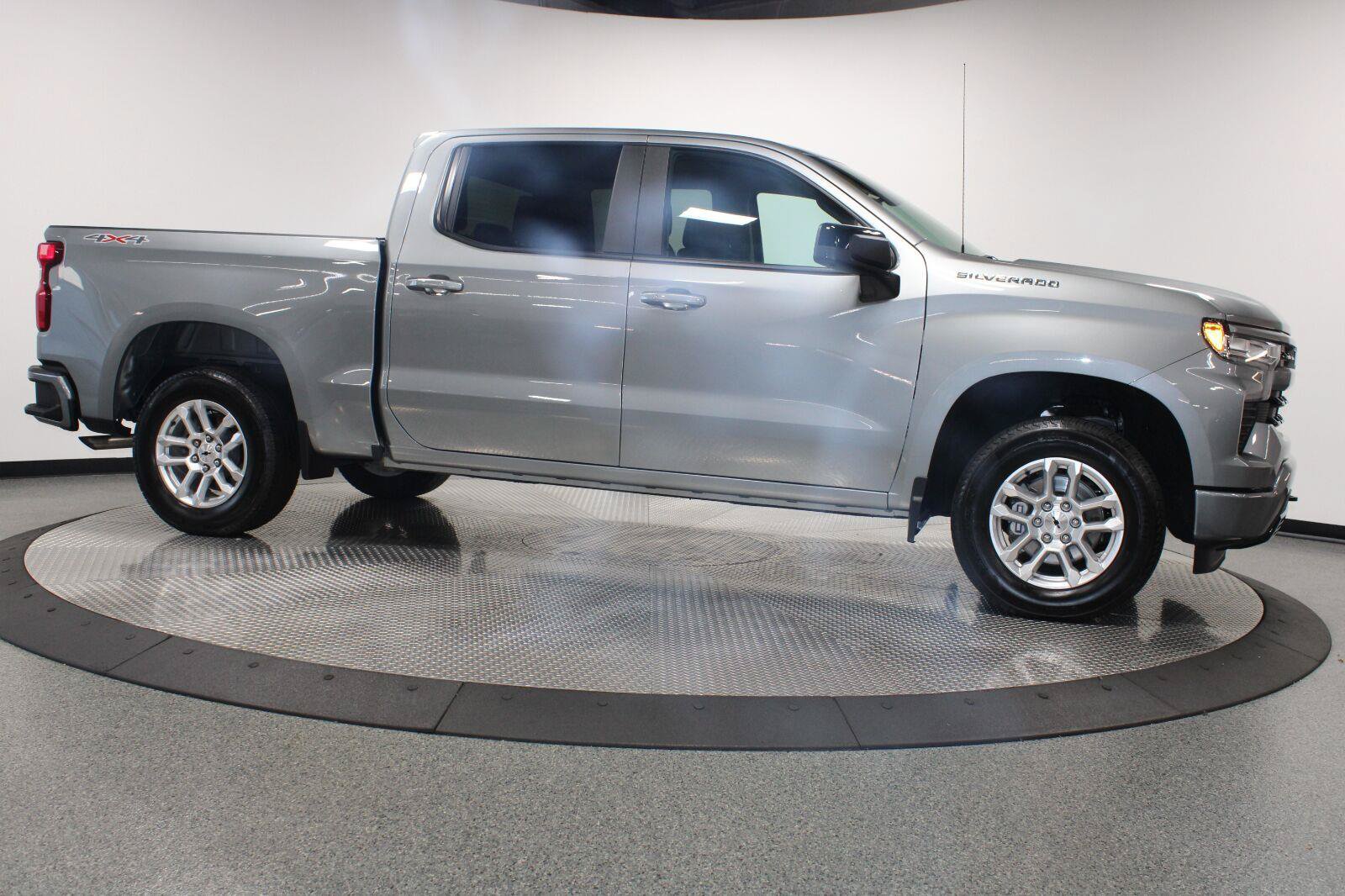 Used 2026 Chevrolet Silverado 1500 RST AWD/4WD image 14