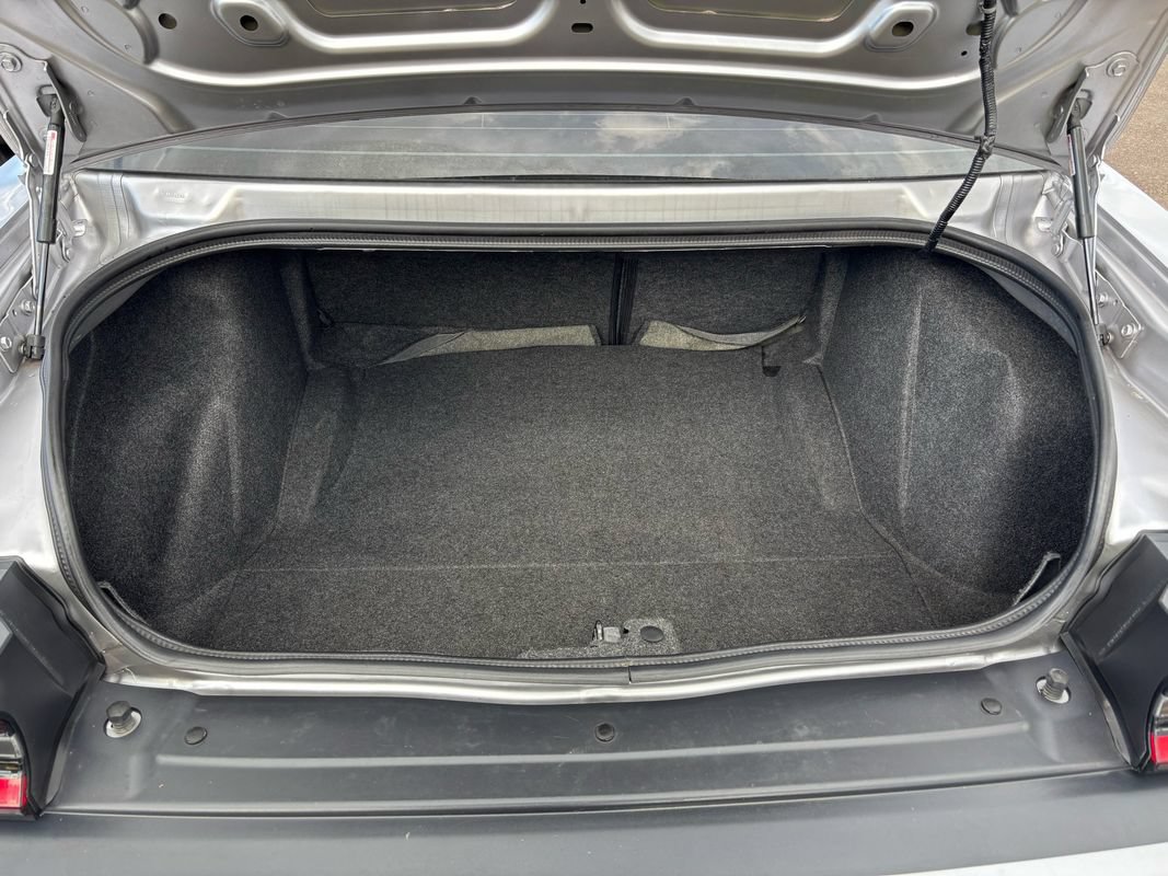 Used 2015 Dodge Challenger R/T Plus RWD image 31