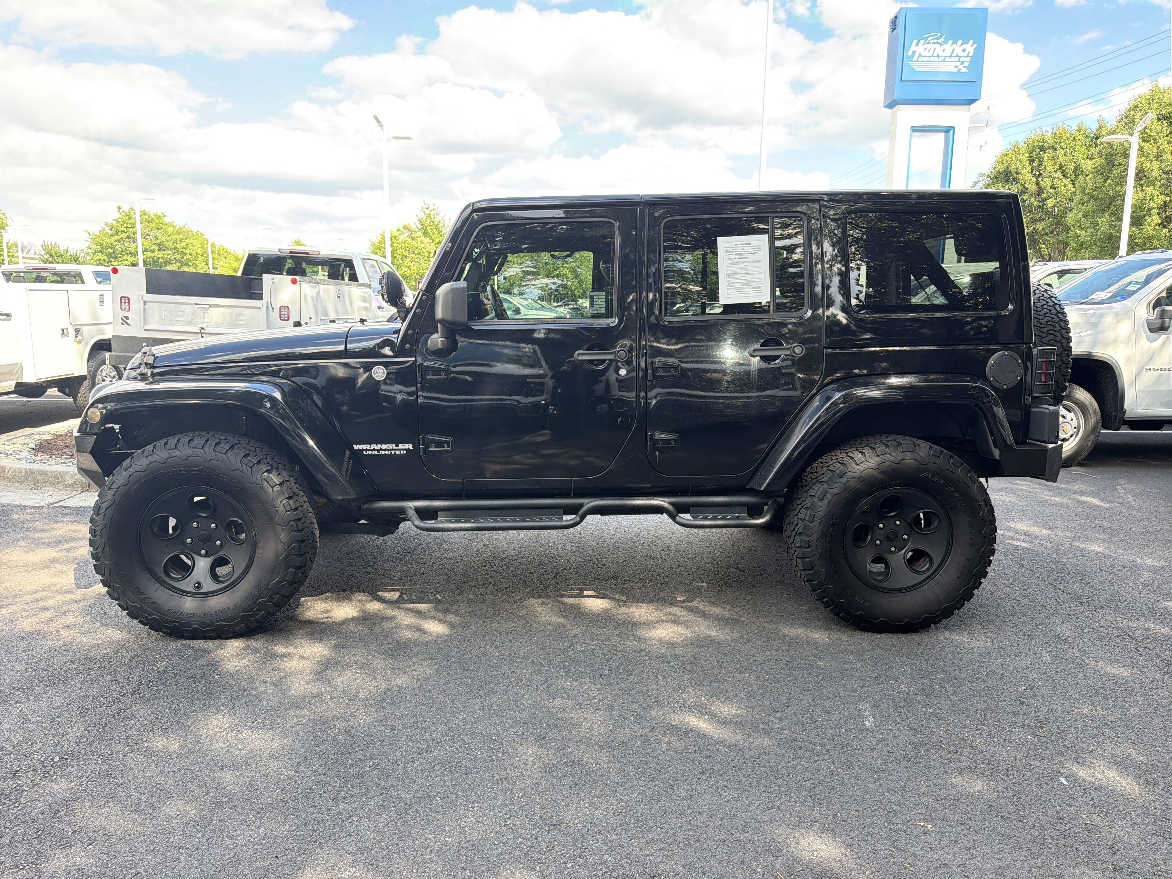 Used 2012 Jeep Wrangler Unlimited Sahara AWD/4WD image 7