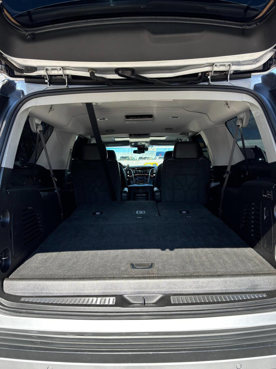 Used 2019 Cadillac Escalade ESV Luxury w/ LPO, Radiant Package image 17