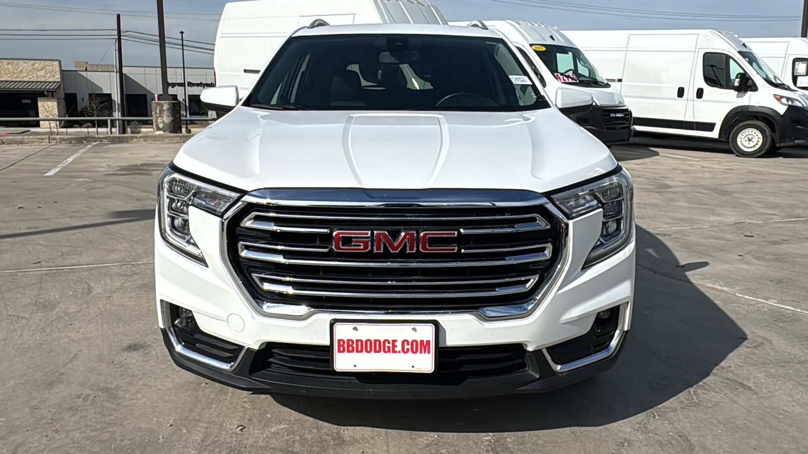 Used 2024 GMC Terrain SLT image 2