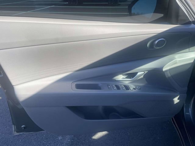 Used 2026 Hyundai Elantra SE image 13