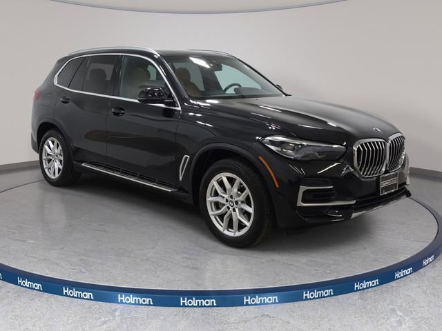 Certified 2023 BMW X5 xDrive40i w/ Parking Assistance Package AWD/4WD image 3