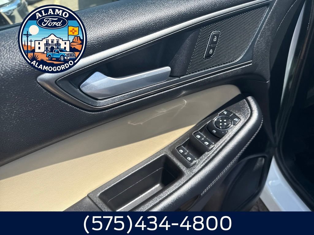 Used 2024 Ford Edge SE image 3