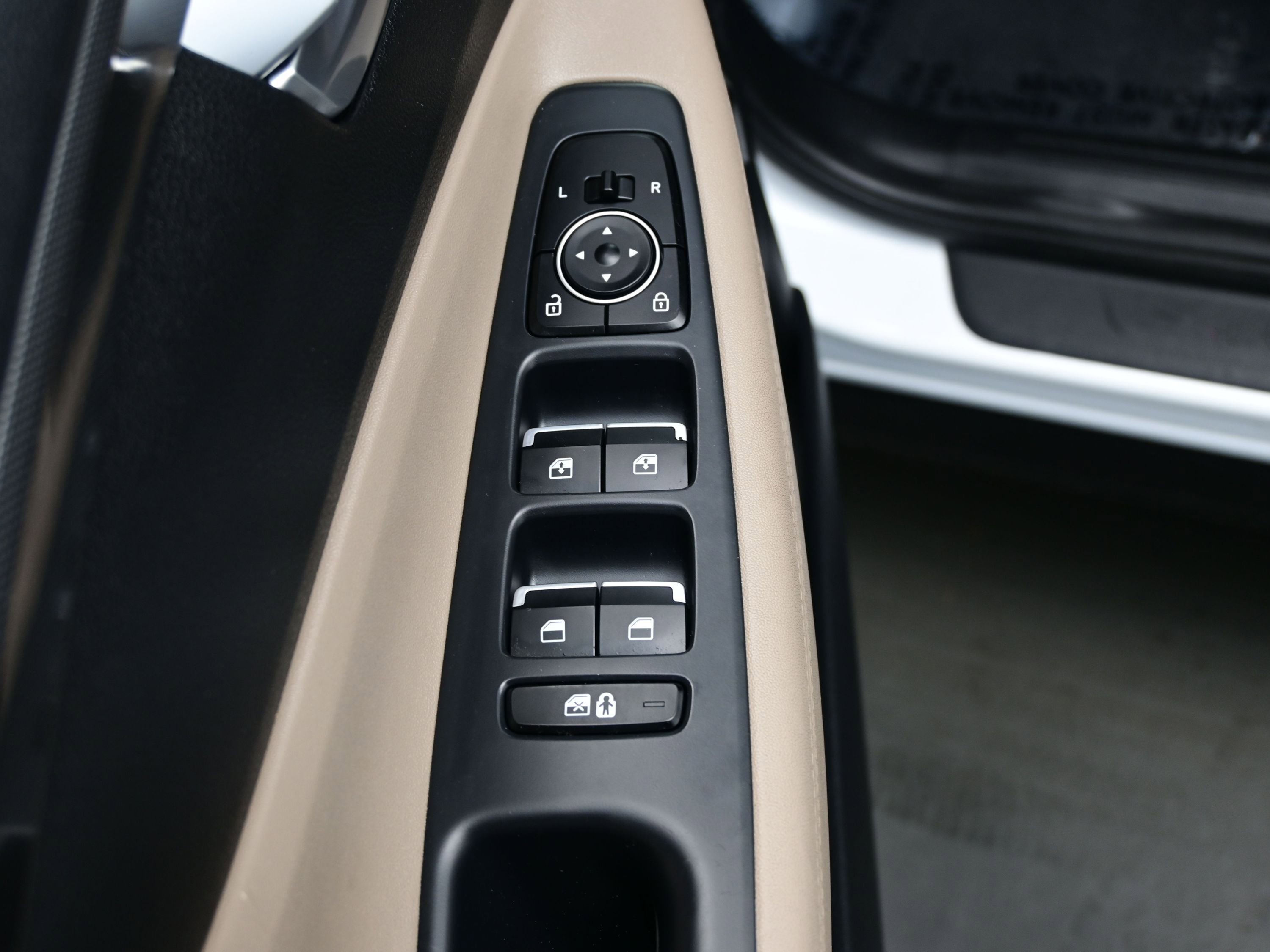 Certified 2021 Hyundai Santa Fe SEL w/ Convenience Package image 10