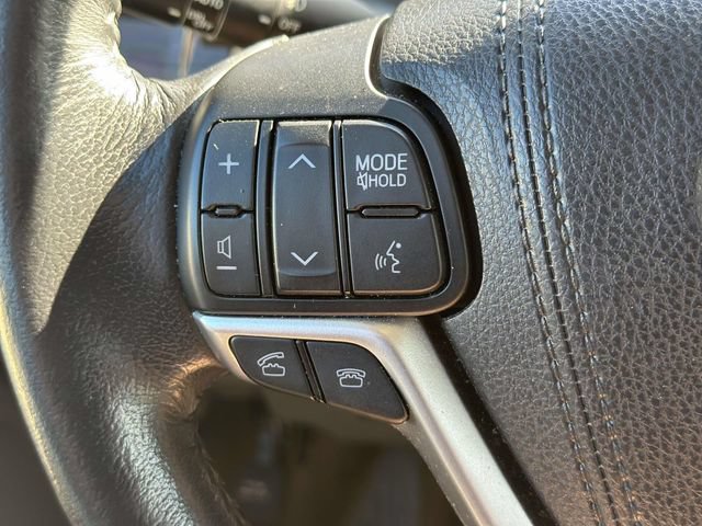Used 2015 Toyota Sienna XLE Premium FWD image 20