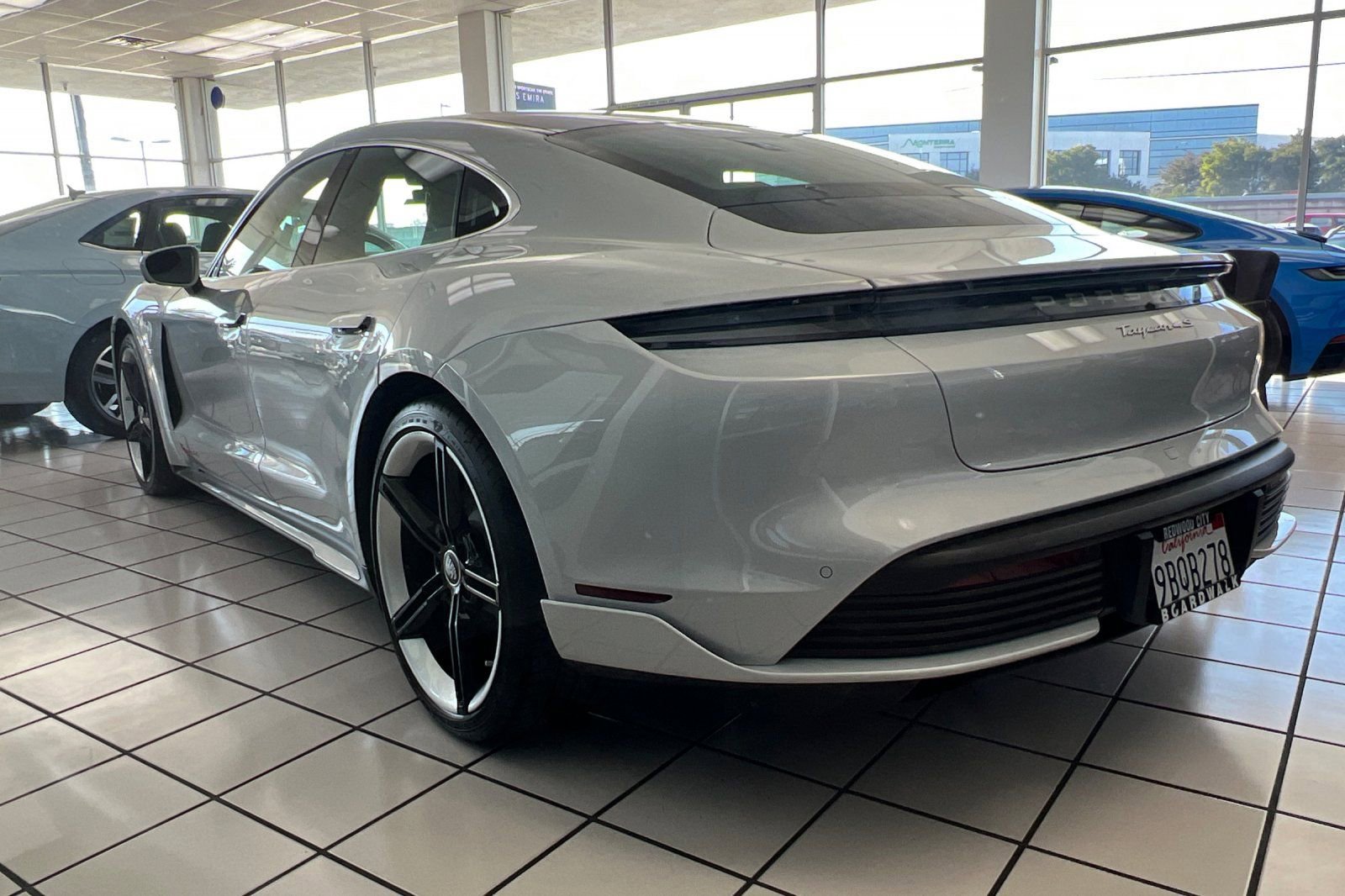 Used 2022 Porsche Taycan 4S image 6