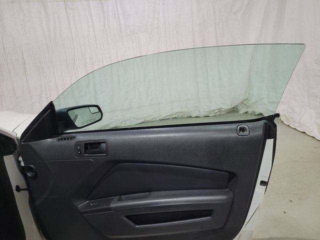 Used 2013 Ford Mustang Convertible image 38