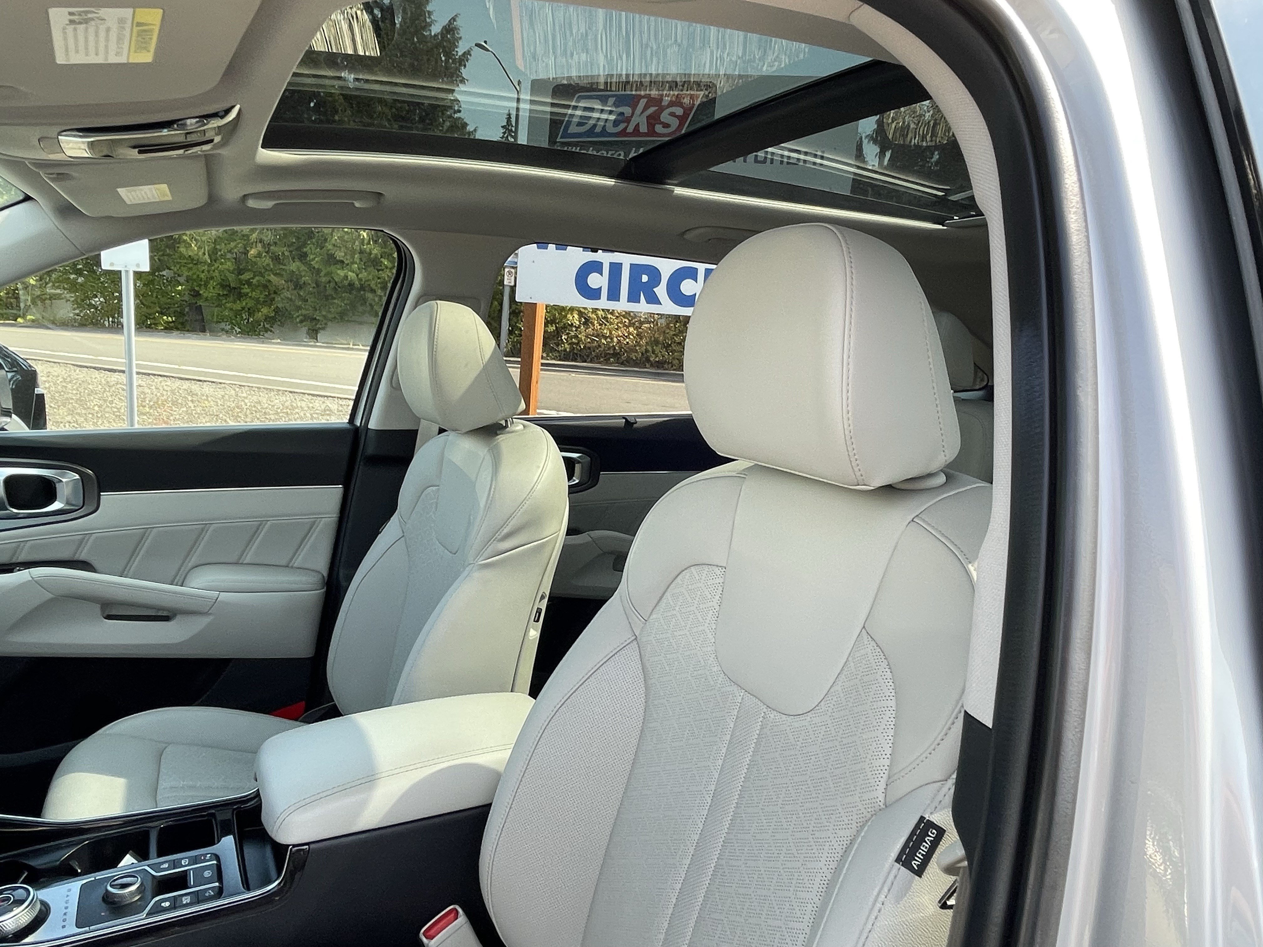 Used 2023 Kia Sorento SX Prestige AWD/4WD image 20
