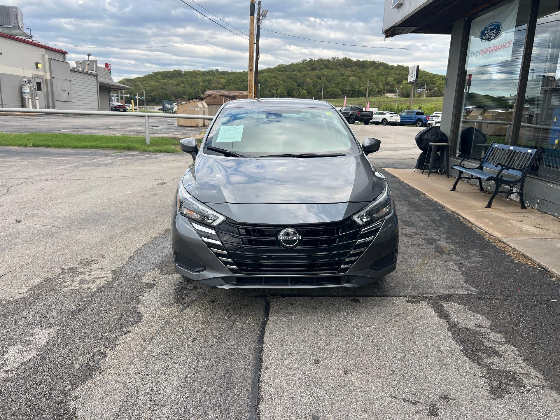 Used 2025 Nissan Versa SV FWD image 4