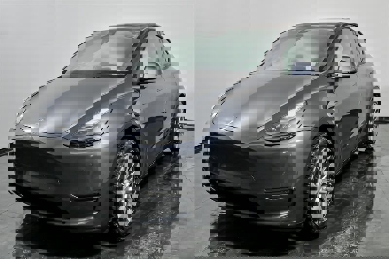 Used 2022 Tesla Model Y Long Range image 5