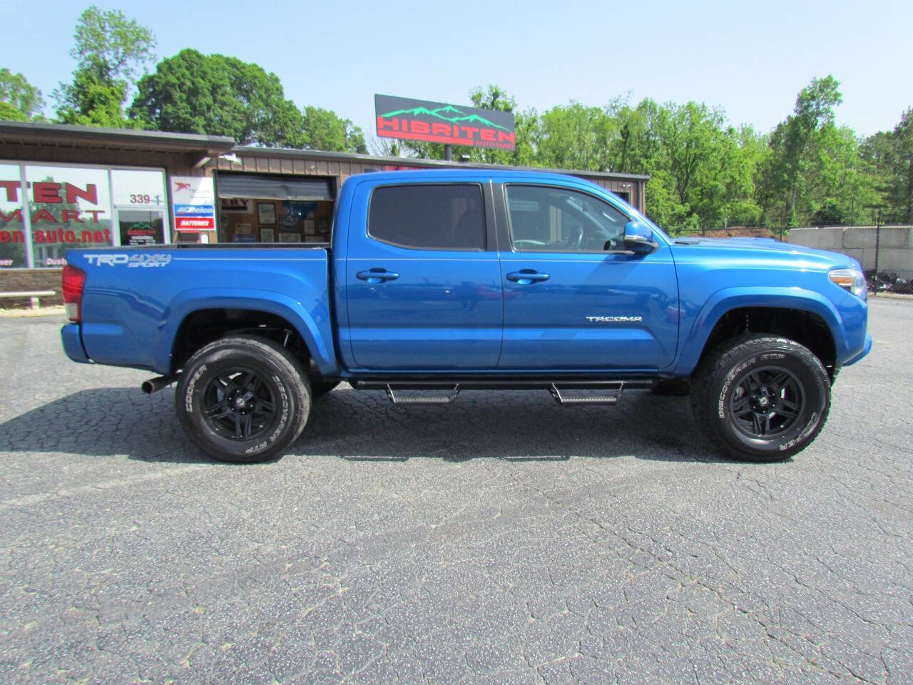 Used 2017 Toyota Tacoma TRD Sport image 8