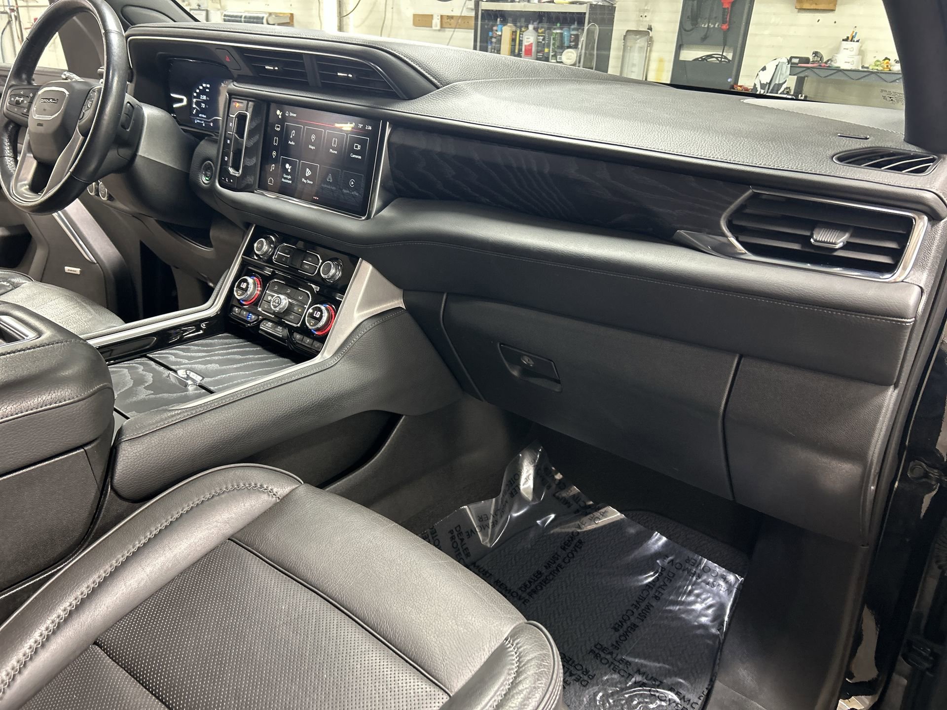 Used 2022 GMC Yukon XL Denali image 31