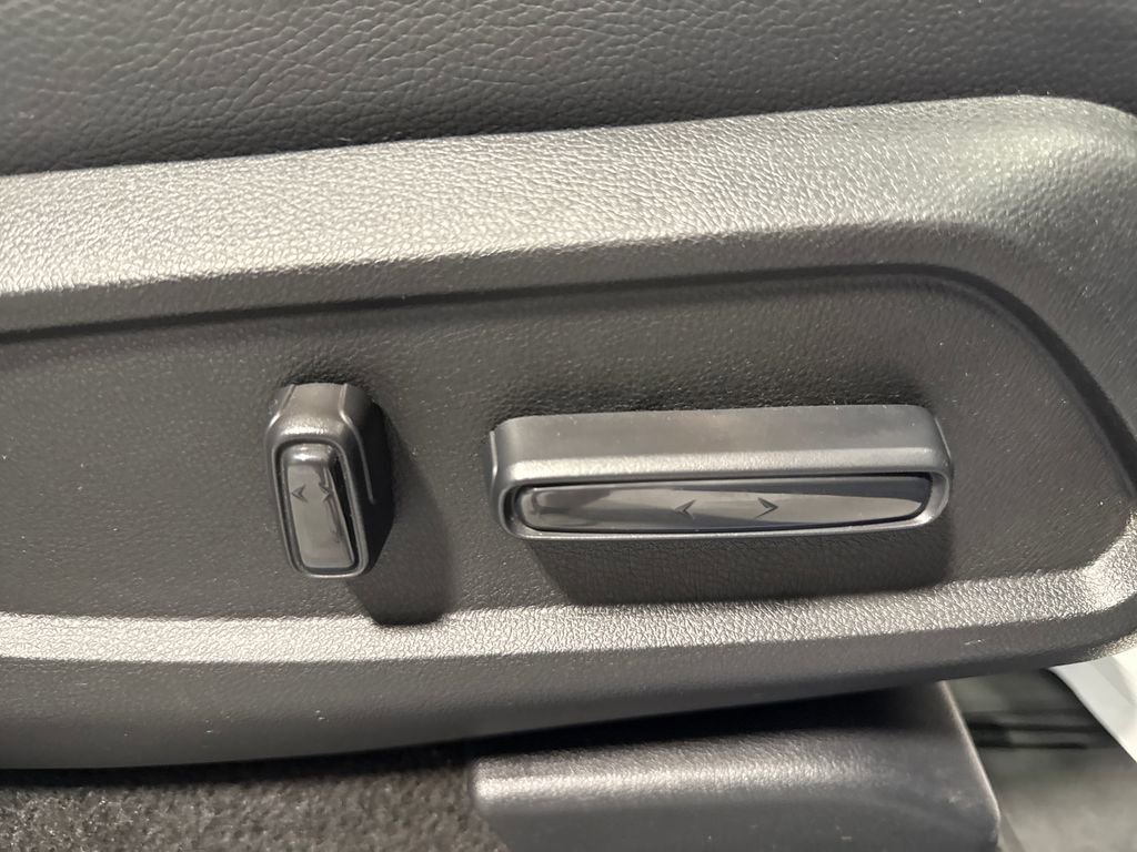 Used 2023 Honda Pilot TrailSport image 34