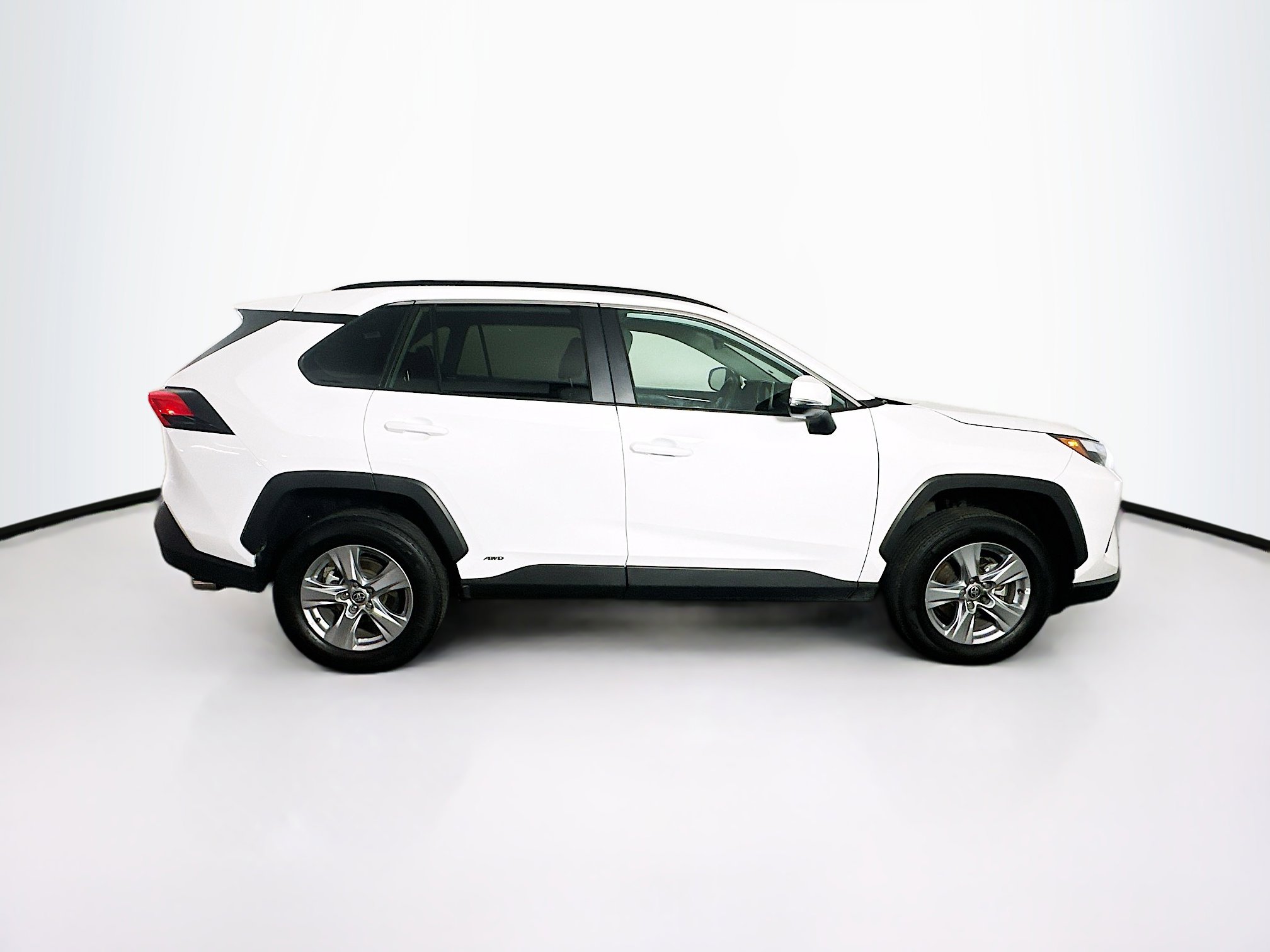 Used 2025 Toyota RAV4 XLE AWD/4WD image 10