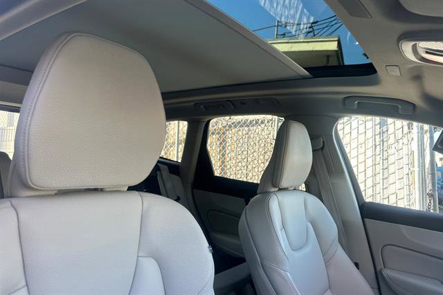 Certified 2023 Volvo XC60 T8 Plus w/ Climate Package image 17