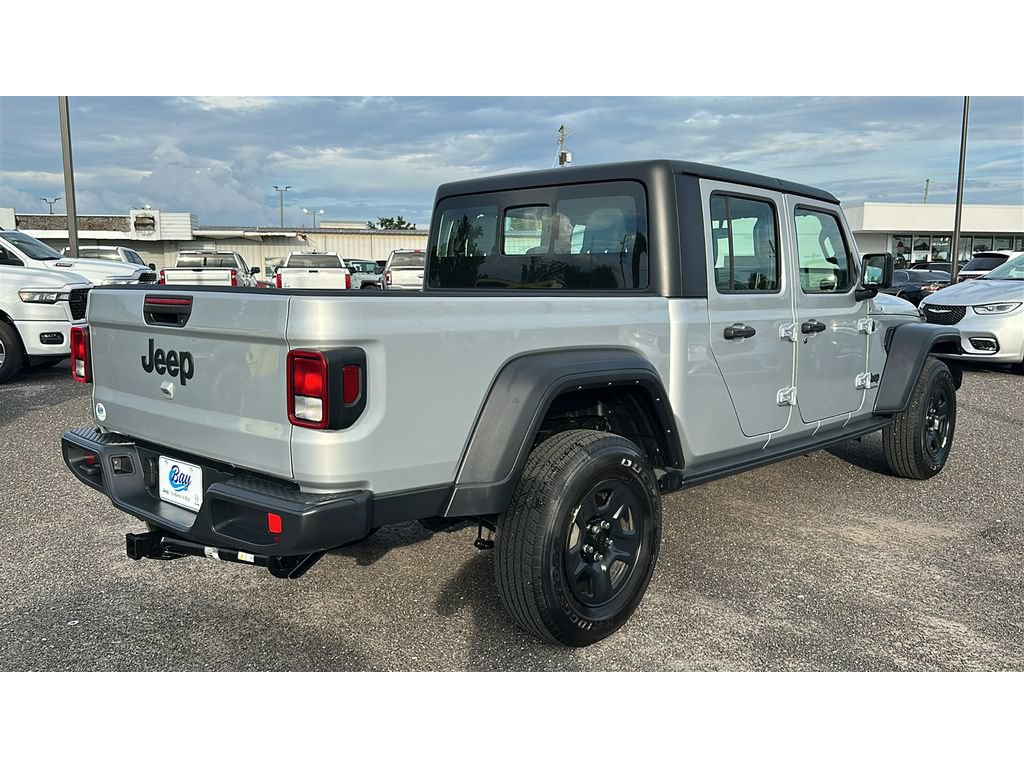 Used 2024 Jeep Gladiator Sport AWD/4WD image 6