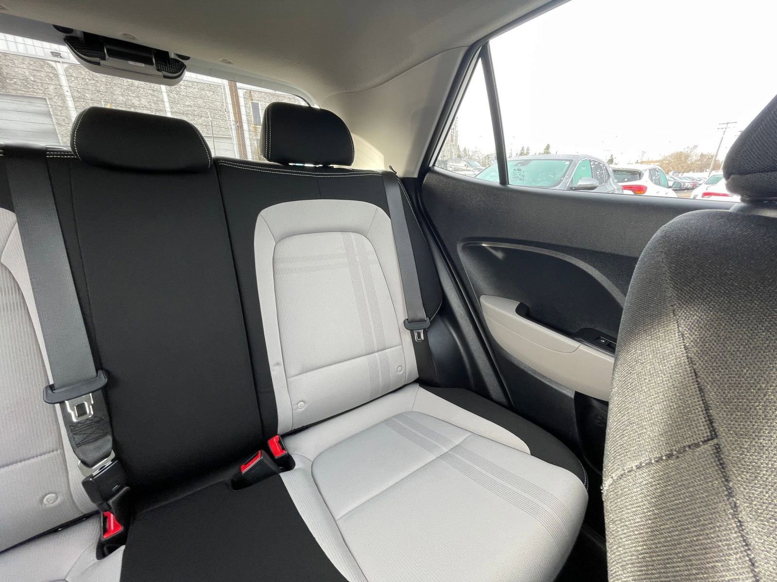 Used 2025 Hyundai Venue SEL image 37