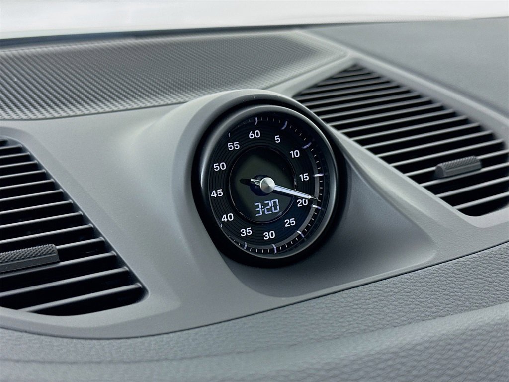 Certified 2025 Porsche Cayenne Coupe image 17