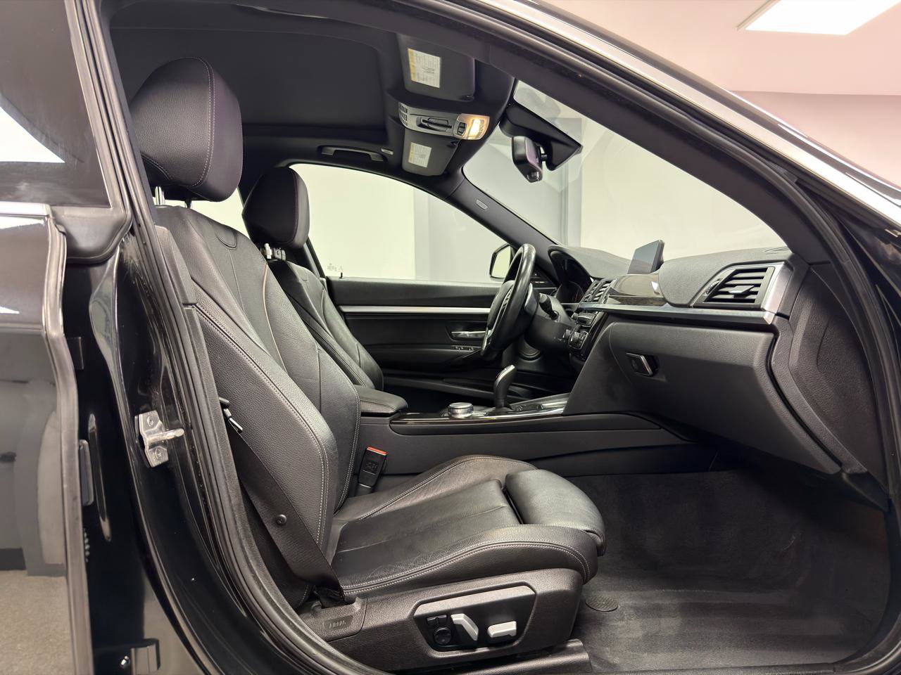 Used 2018 BMW 340i Gran Turismo xDrive AWD/4WD image 10