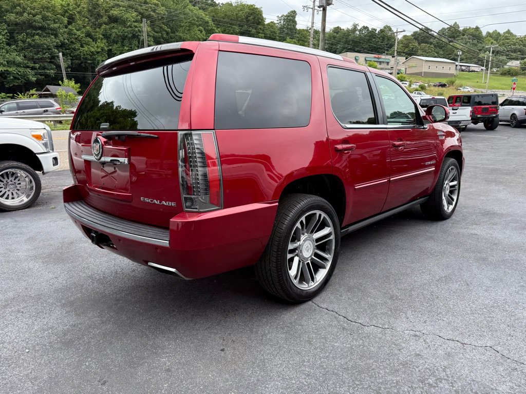 Used 2013 Cadillac Escalade Premium AWD/4WD image 40