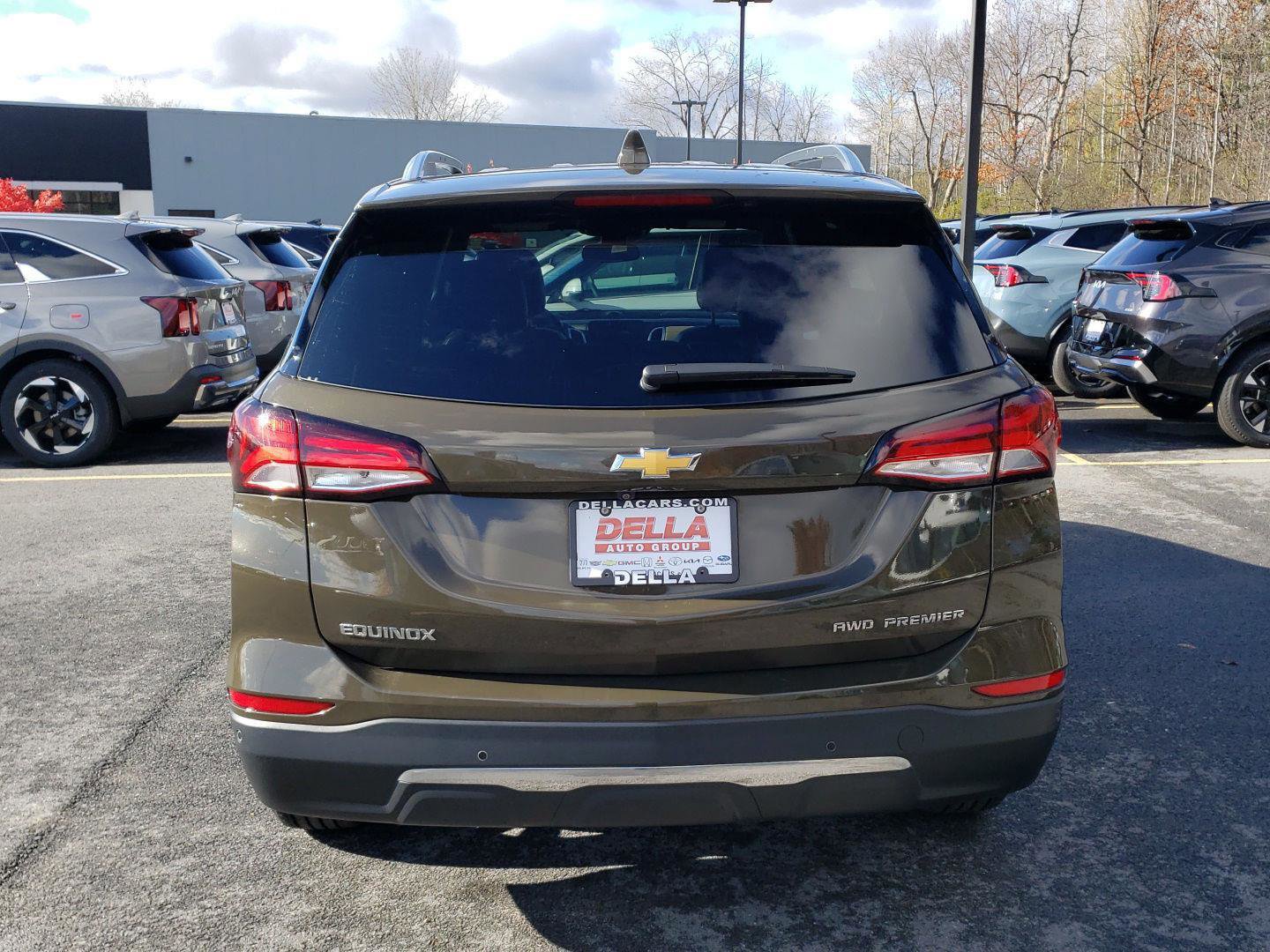 Used 2023 Chevrolet Equinox Premier image 9