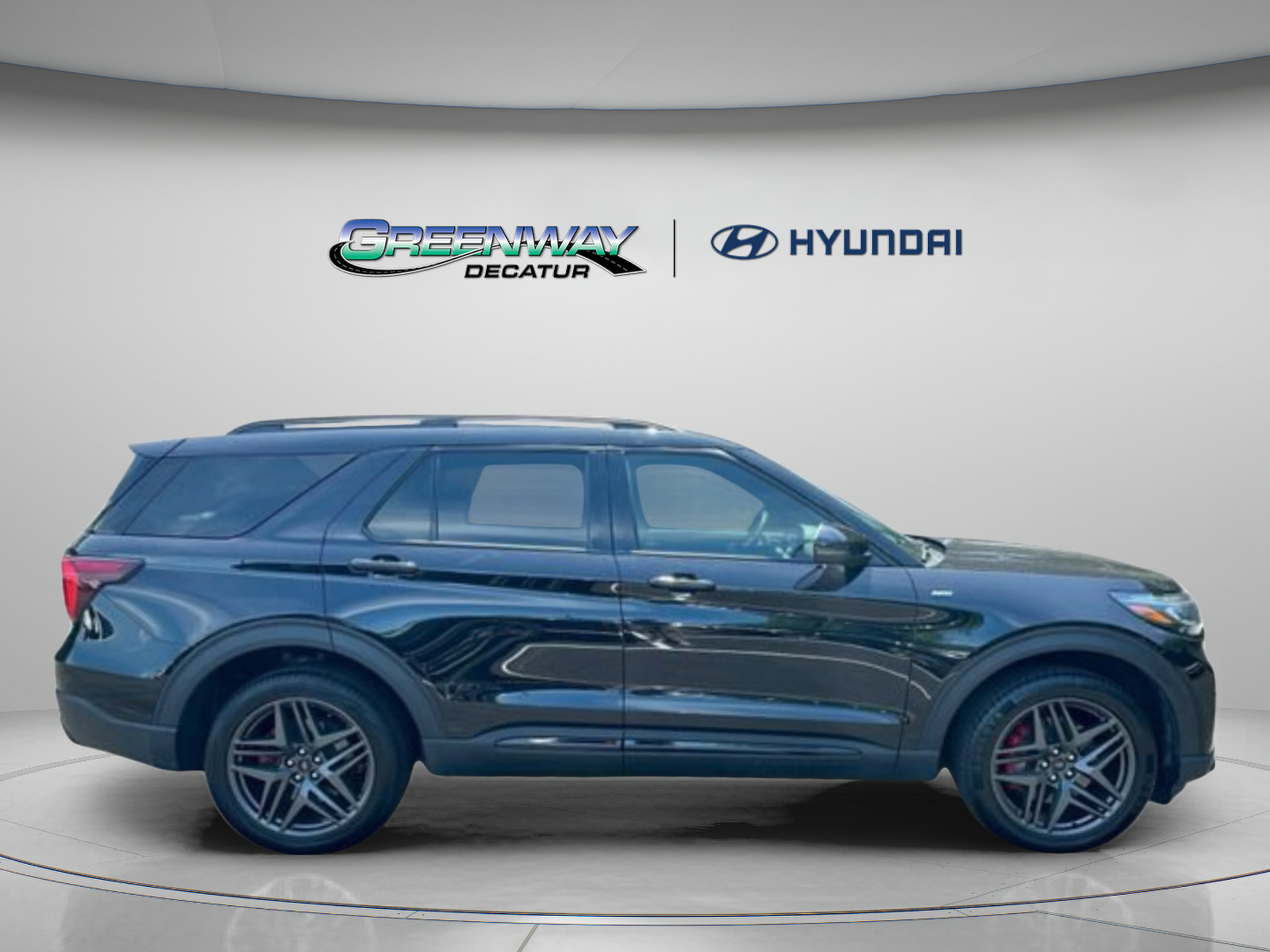 Used 2025 Ford Explorer ST-Line w/ ST-Line Street Pack AWD/4WD image 9