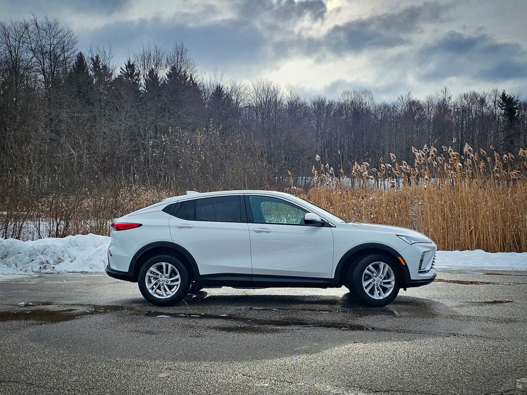 Used 2025 Buick Envista Preferred image 3