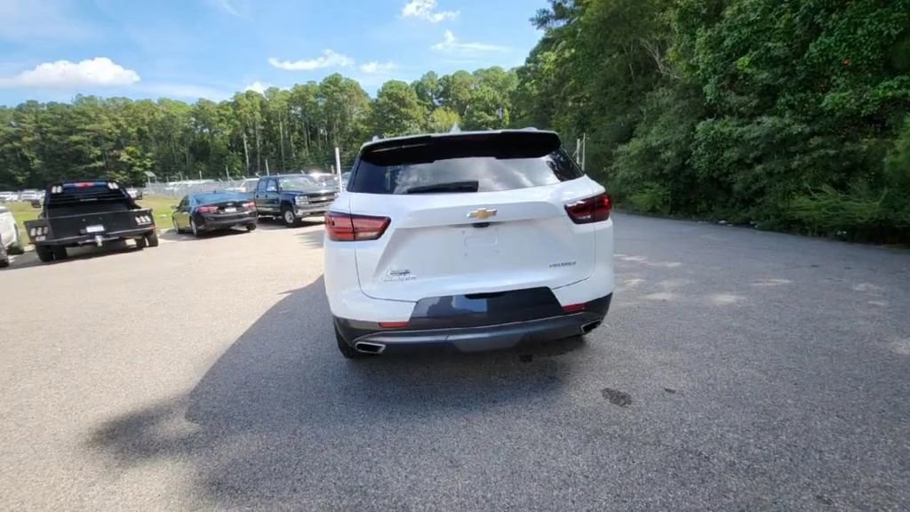 Certified 2025 Chevrolet Blazer Premier w/ Driver Confidence II Package image 4