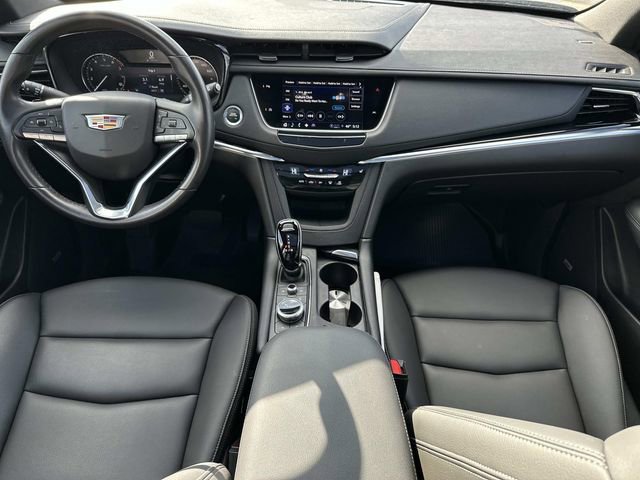 Used 2024 Cadillac XT6 Luxury AWD/4WD image 14