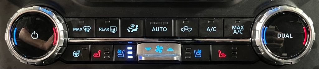 Used 2024 Ford F350 Platinum w/ Tremor Off-Road Package AWD/4WD image 38