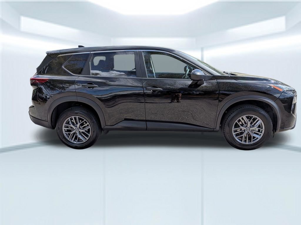 Used 2024 Nissan Rogue S AWD/4WD image 8