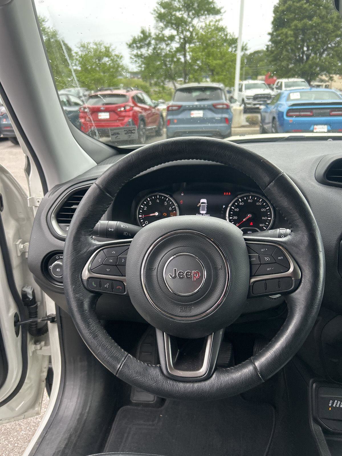 Used 2019 Jeep Renegade Limited w/ UConnect 8.4 Nav Group AWD/4WD image 9
