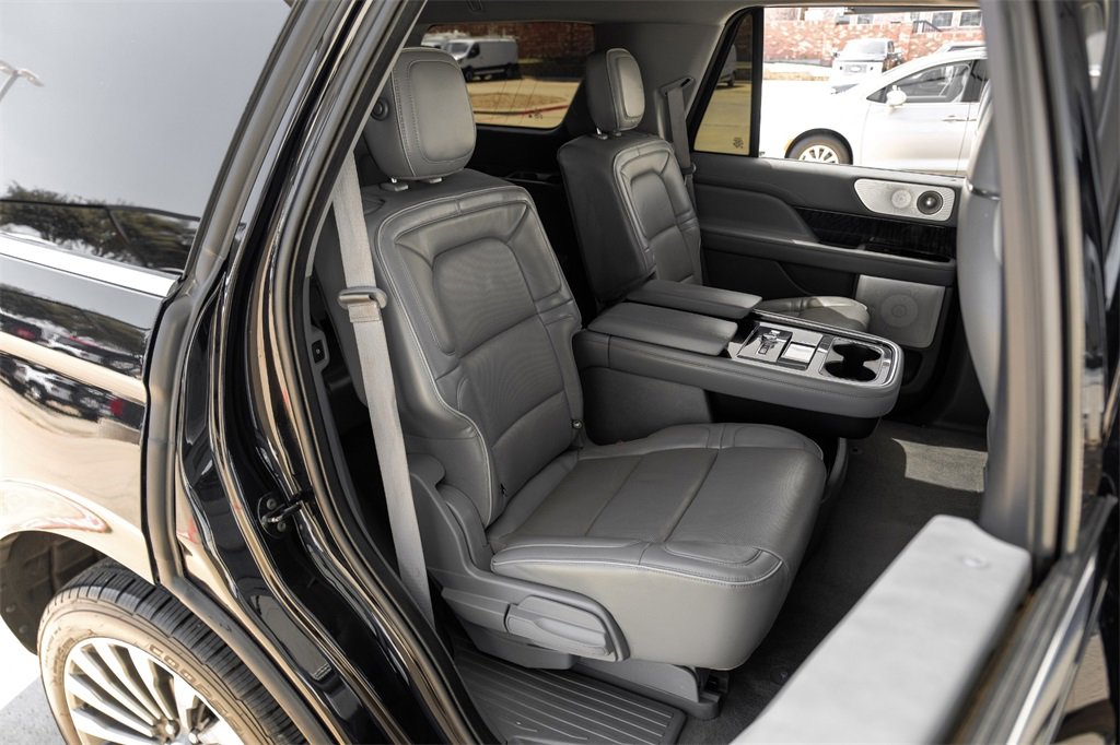 Used 2019 Lincoln Navigator Reserve image 39