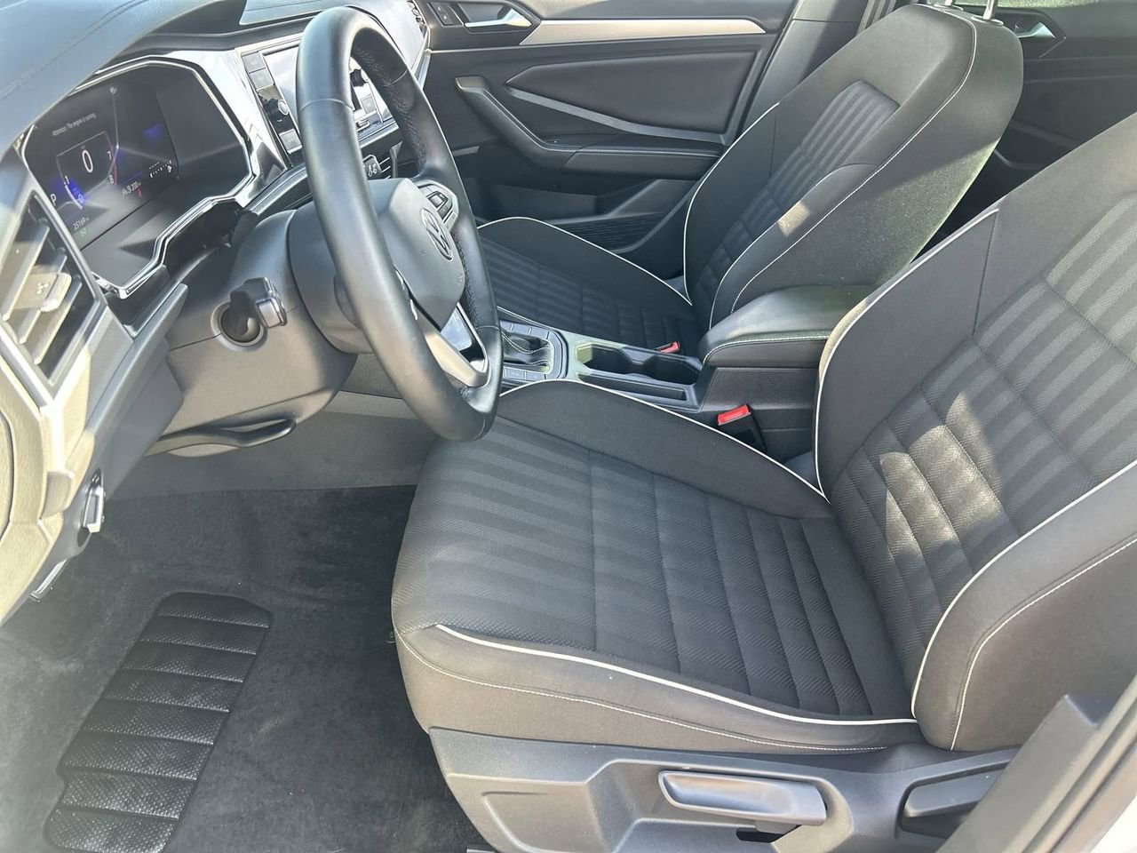 Certified 2024 Volkswagen Jetta Sport FWD image 16